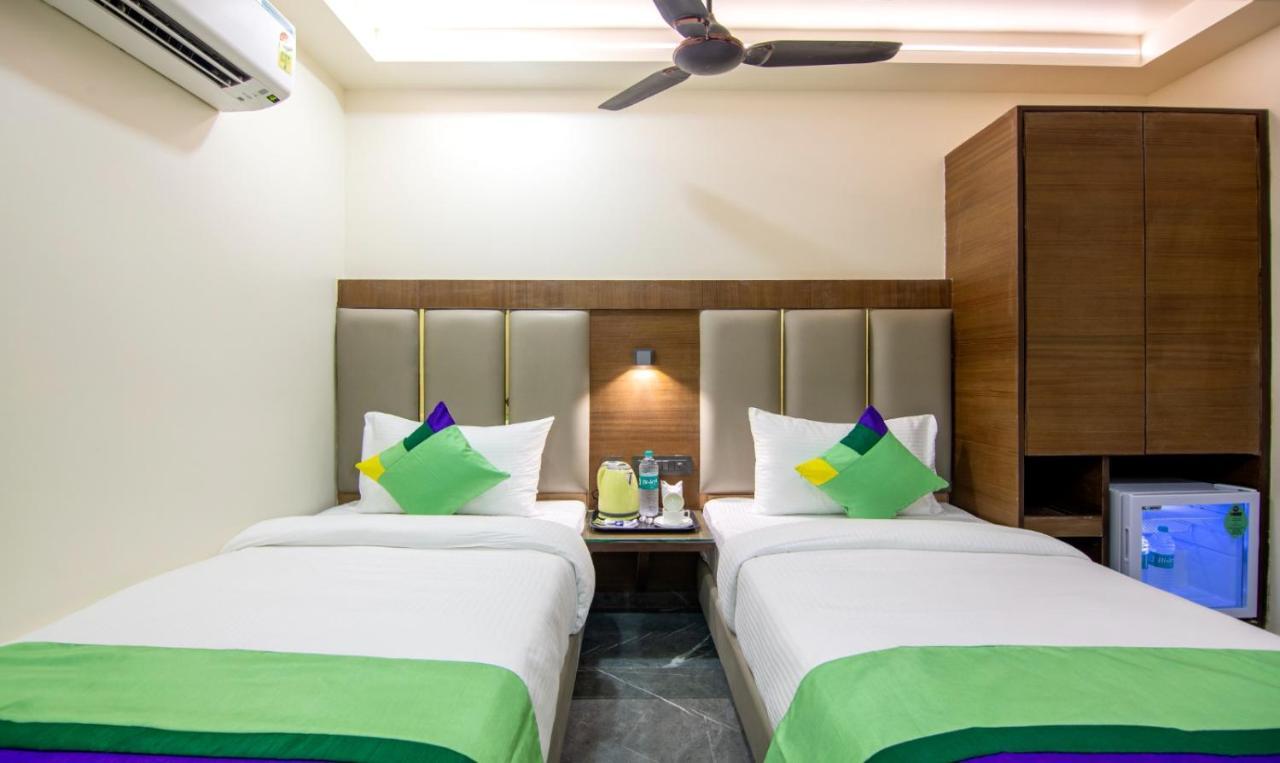 Hotel Royal Comfort New Delhi Extérieur photo